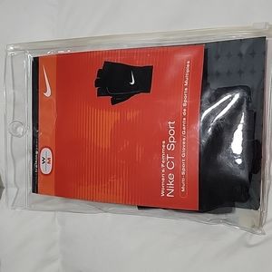 Womans Nikes sport gloves